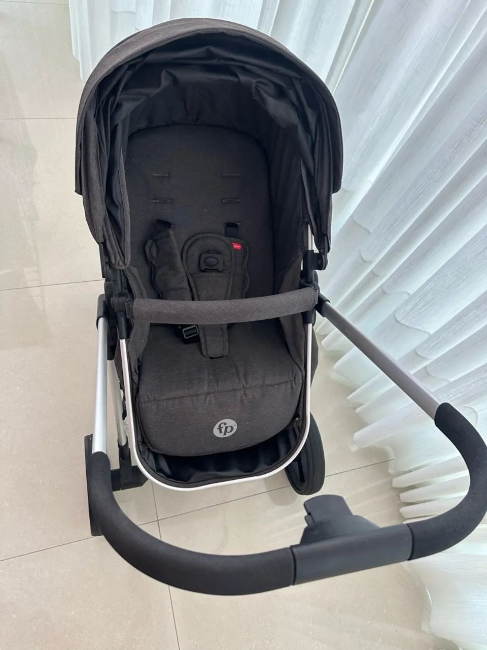 Carrinho de bebê com bebê conforto  - Foto 5