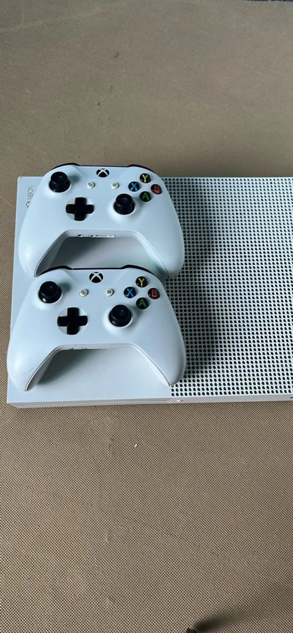 Xbox One S (2 controles) - Foto 2