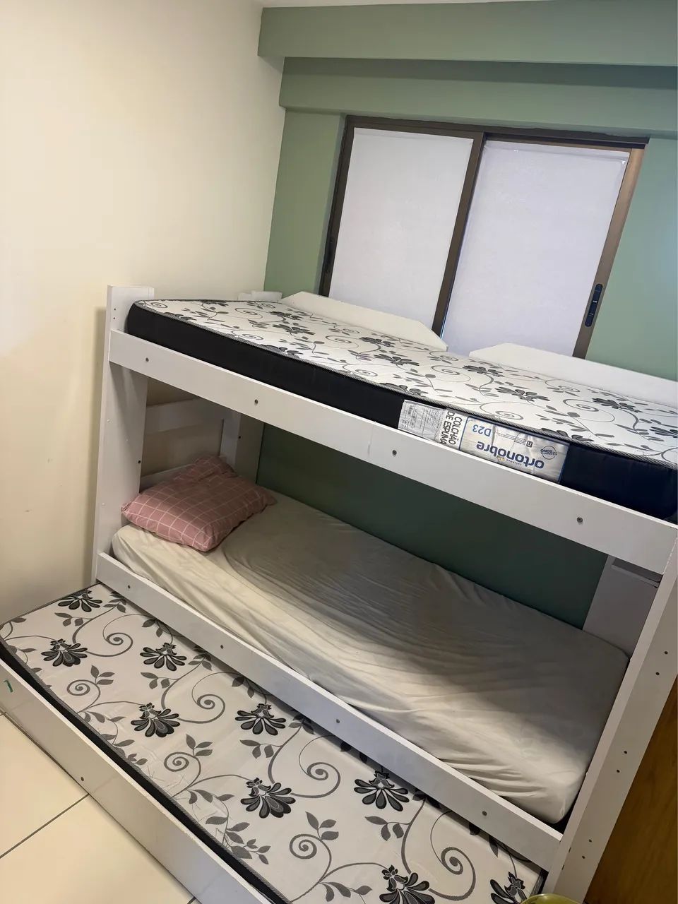 TRILICHE COM COLCHÕES NOVOS