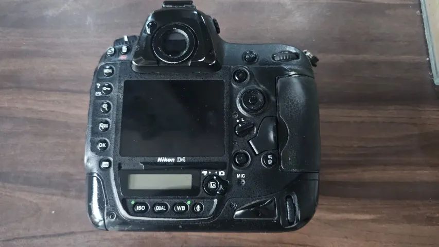 Nikon D4 - Foto 4