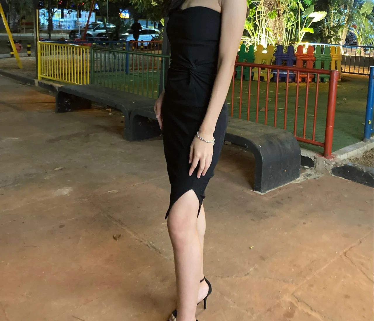 Vestido tubinho com fenda lateral - Foto 2