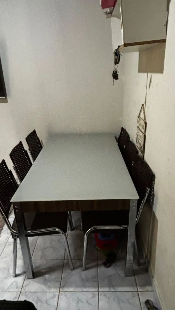 Mesa de vidro com 6 cadeiras  - Foto 5