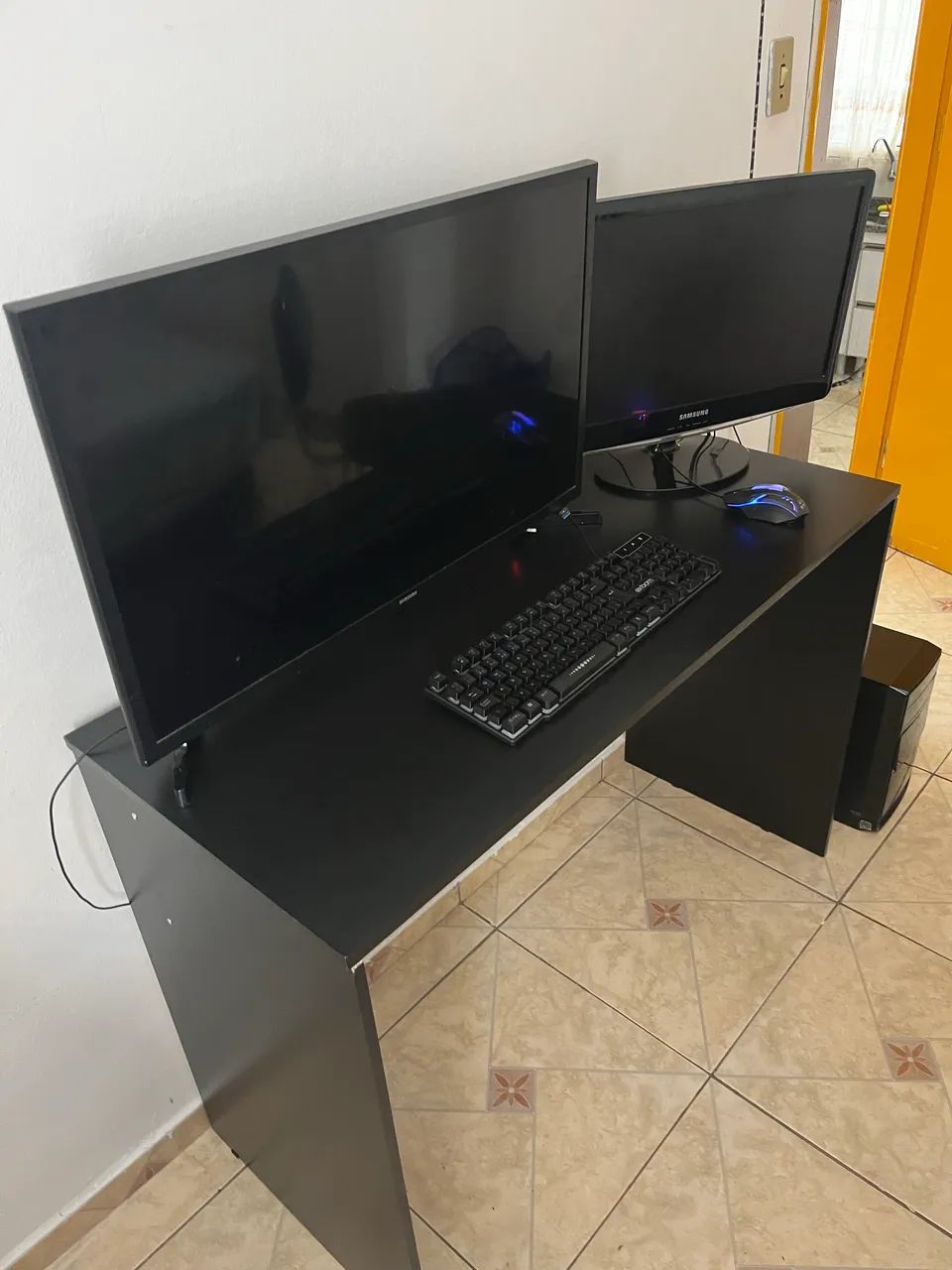 Mesa para Escritório/Setup- Preta- Ótimo estado