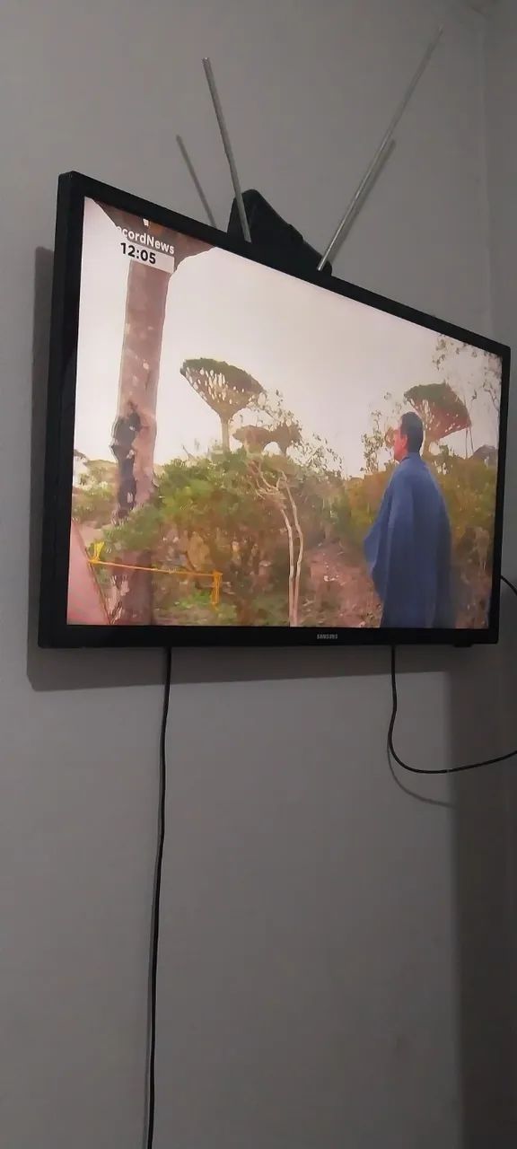 Vendo Smart TV Samsung 32 pol. Em perfeito estado  
