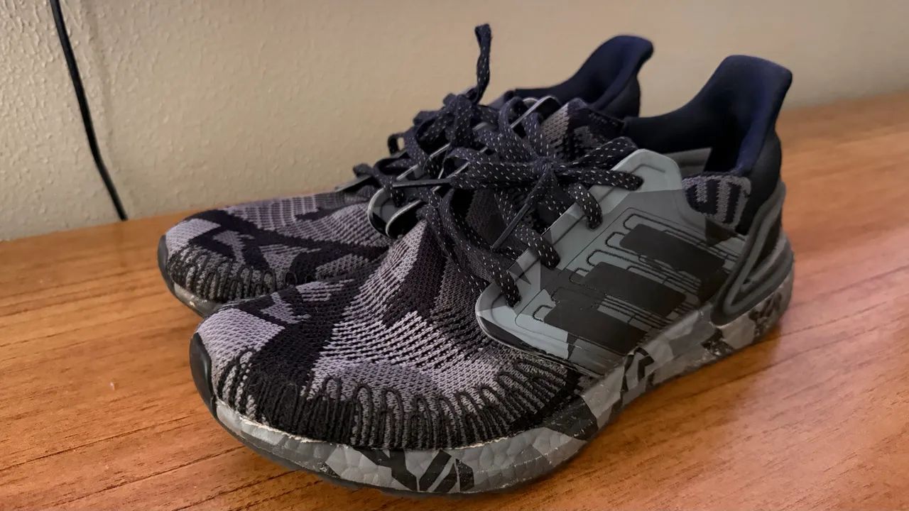 Tênis adidas original em excelente estado 