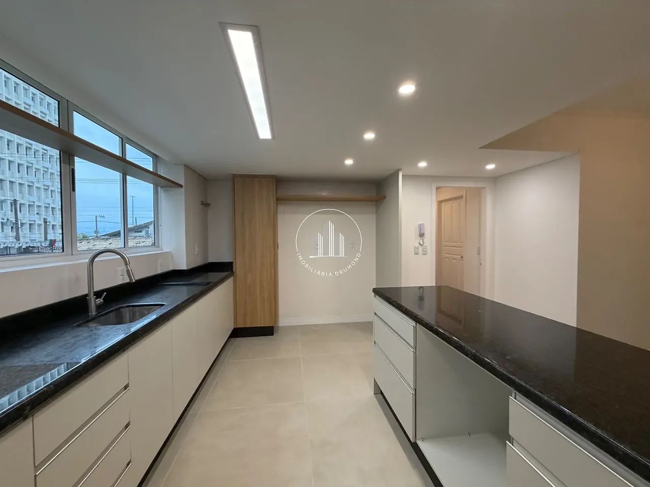 Apartamento com 3 Suítes e 165m² - Almirante Lamego Florianópolis - Foto 2