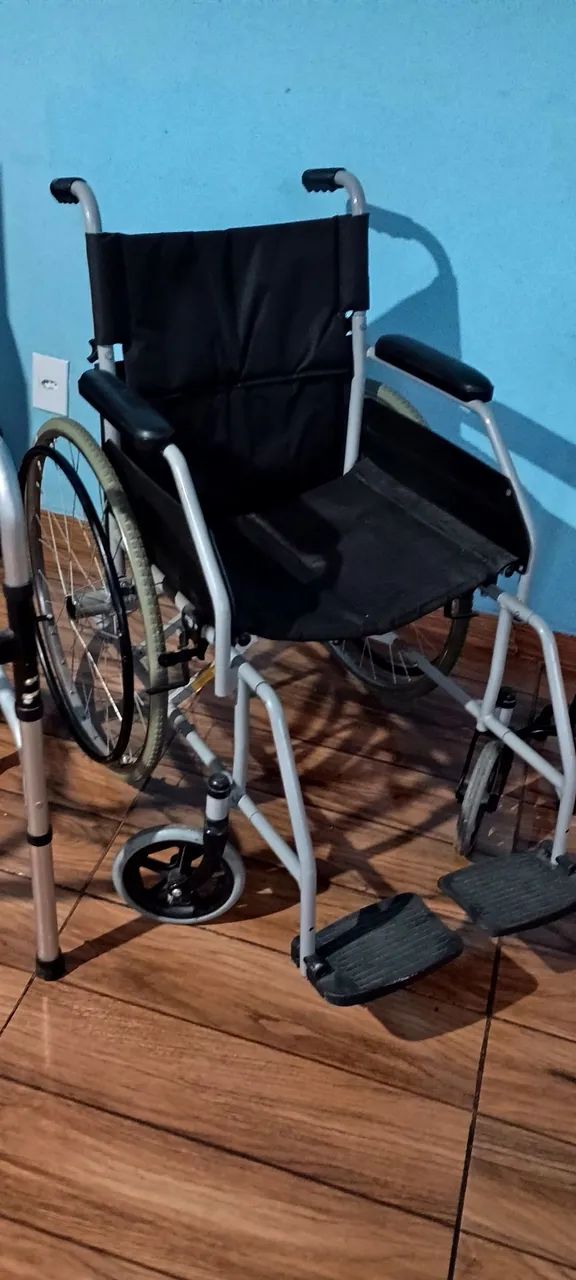 Cadeira de roda, bengala e andador  - Foto 2