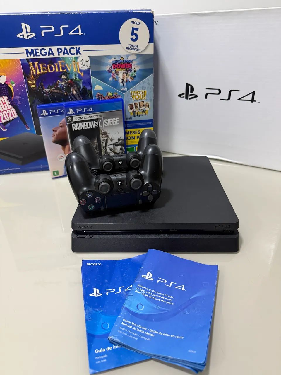 PS4 Slim 1TB | 2 Controles, 2 Jogos, Manuais e Caixa