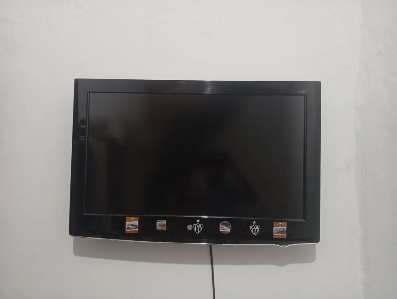 Tv 32 polegadas conservada
