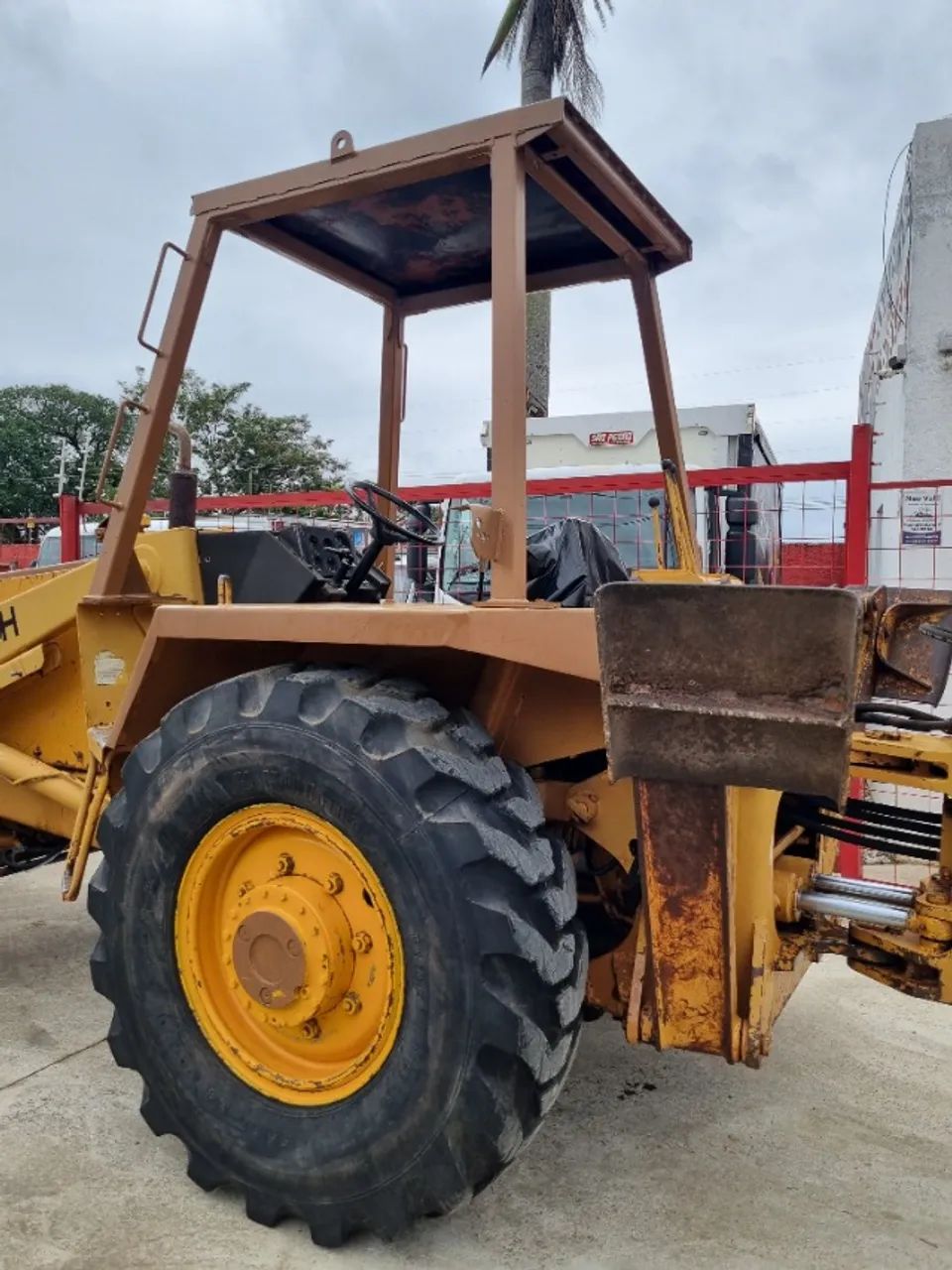 Retroescavadeira CASE 580H - Foto 5