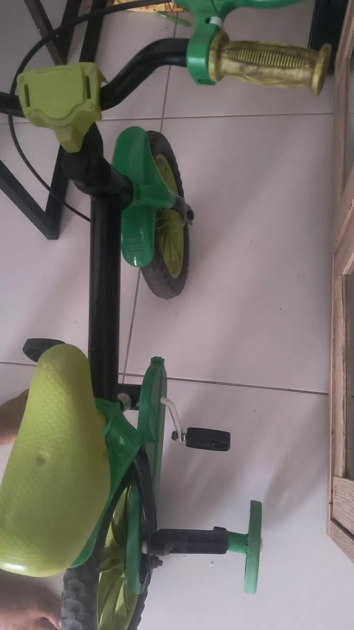 Vendo bicicleta aro 12  - Foto 3