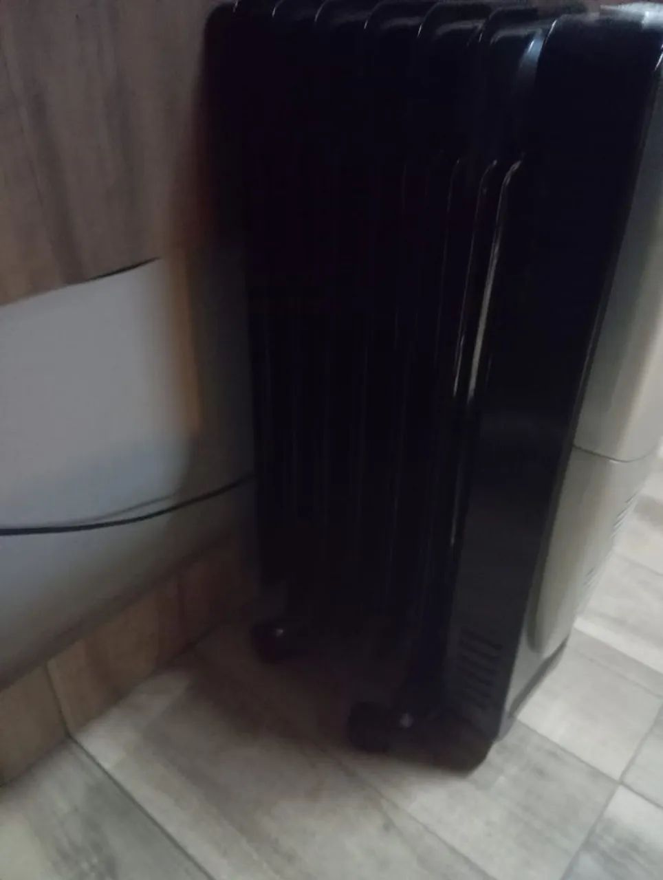 Vendo aquecedor mondial preto/ prata em ótimo estado de conservação  - Foto 2