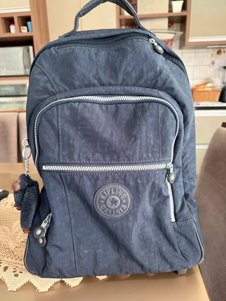 Mochila kipling com rodinha (Original) - Foto 2