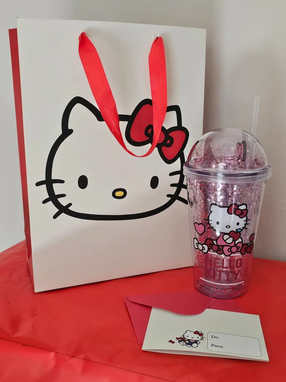 Copo Glitter Hello Kitty com Canudo e Sacola de Presente - Foto 2
