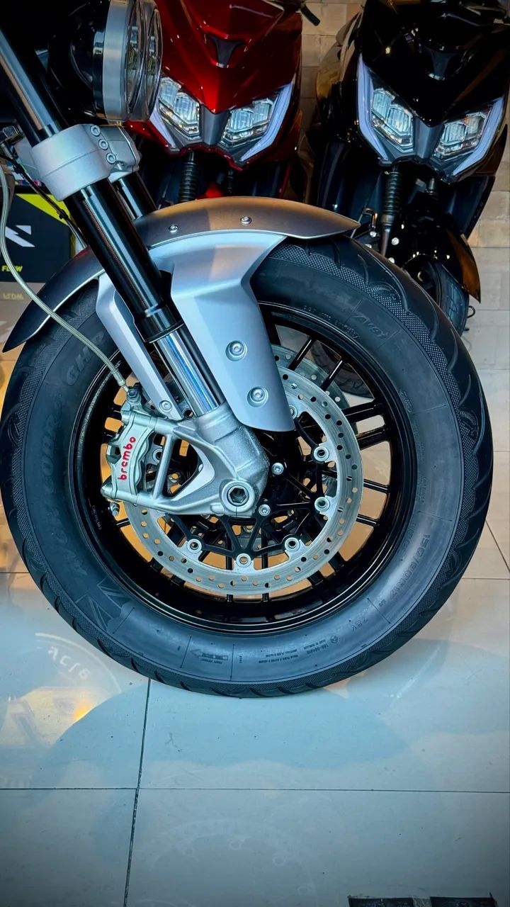 Triumph Rocket 3R - Foto 5