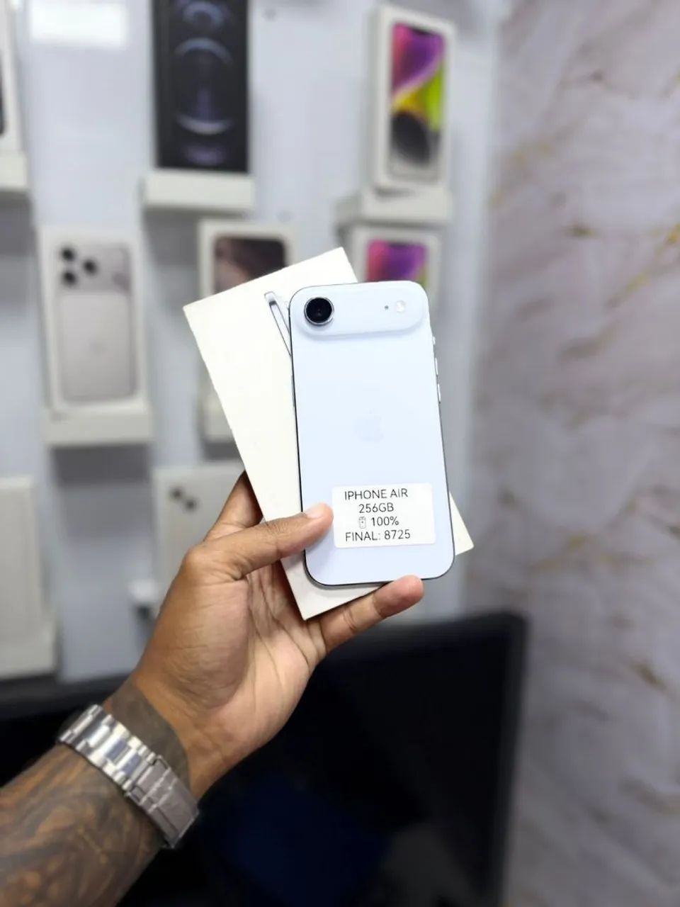 IPHONE AIR 256GB BRANCO<br>R$ 5.299,00