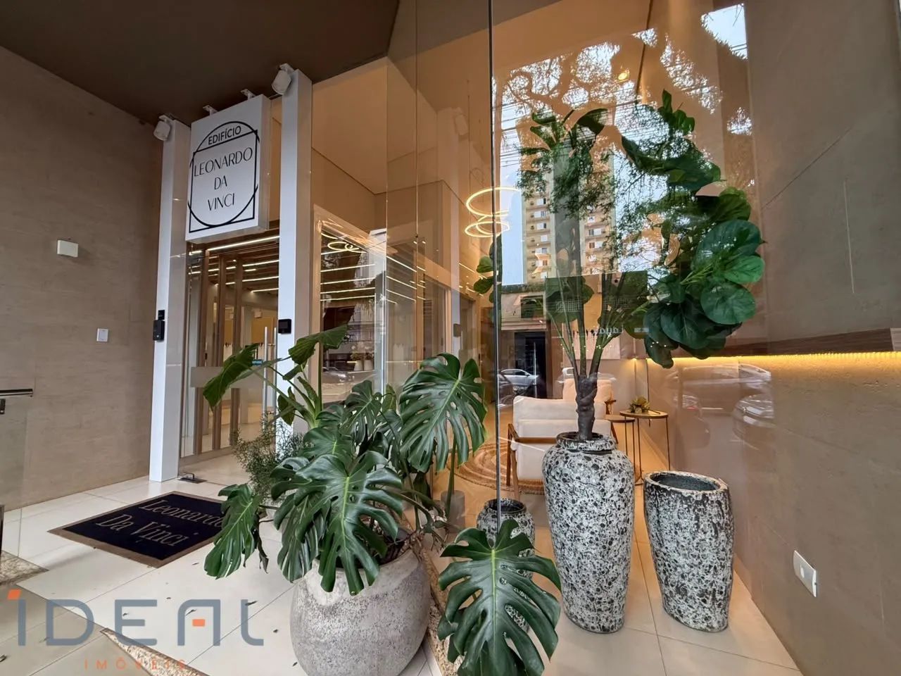 Vende apartamento 3 dormitórios, sendo 1 suíte, Edifício Leonardo da Vinci, centro, Maring - Foto 3