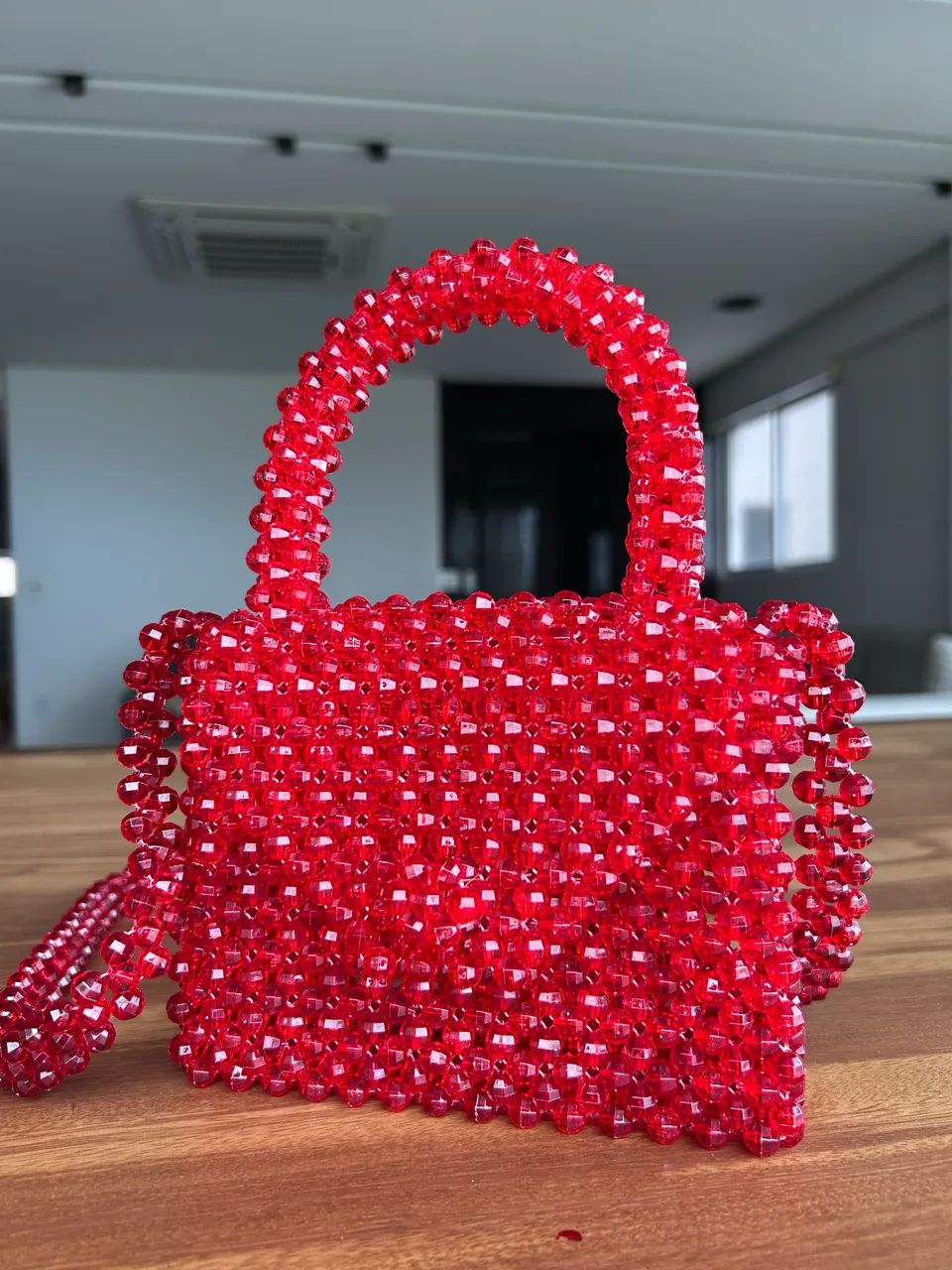 Bolsa vermelha de miçangas com fecho - Foto 2