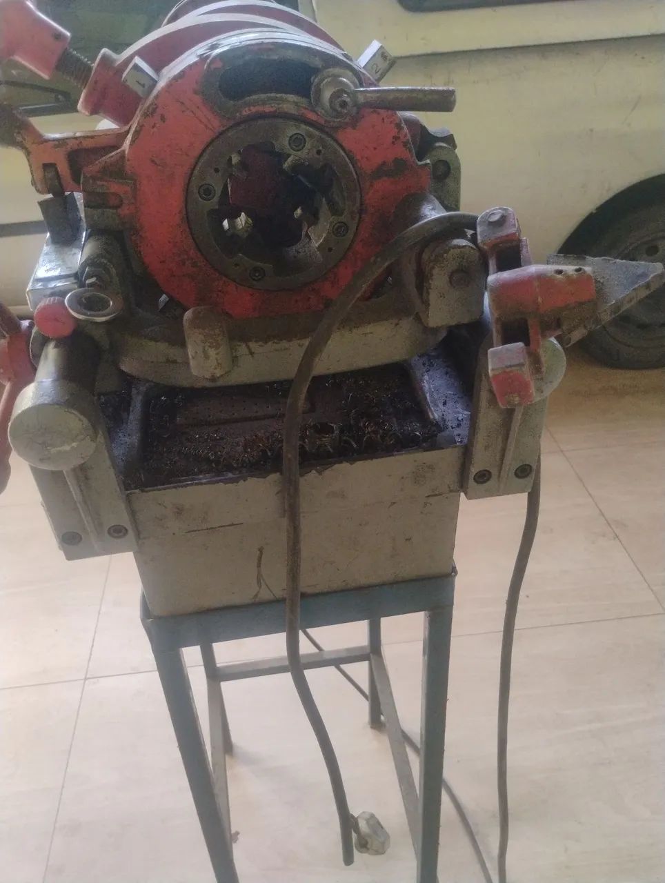 Máquina rosqueadeira elétrica, rosca de de1/2 a 2" - Foto 2