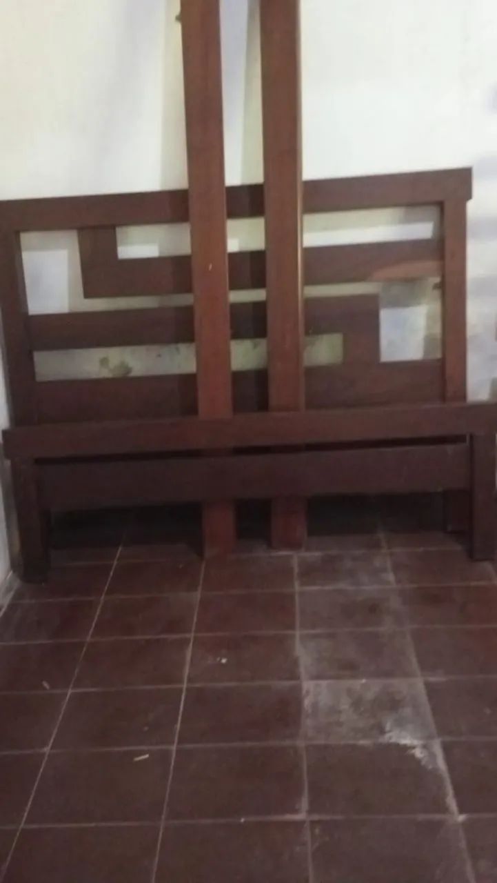 Vendo cama de casal madeira maciça ( motivo, viagem) - Foto 4