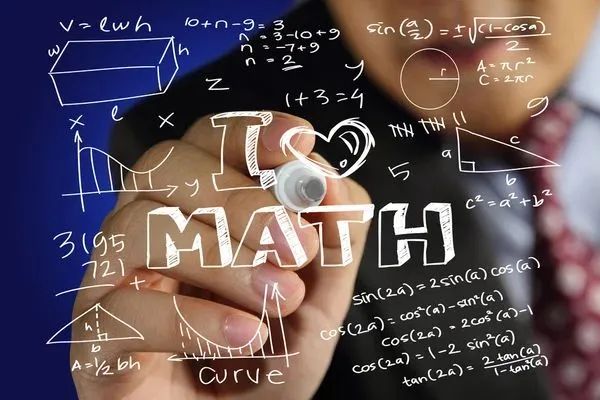 Reforço escolar - Aulas de Matemática e Física  