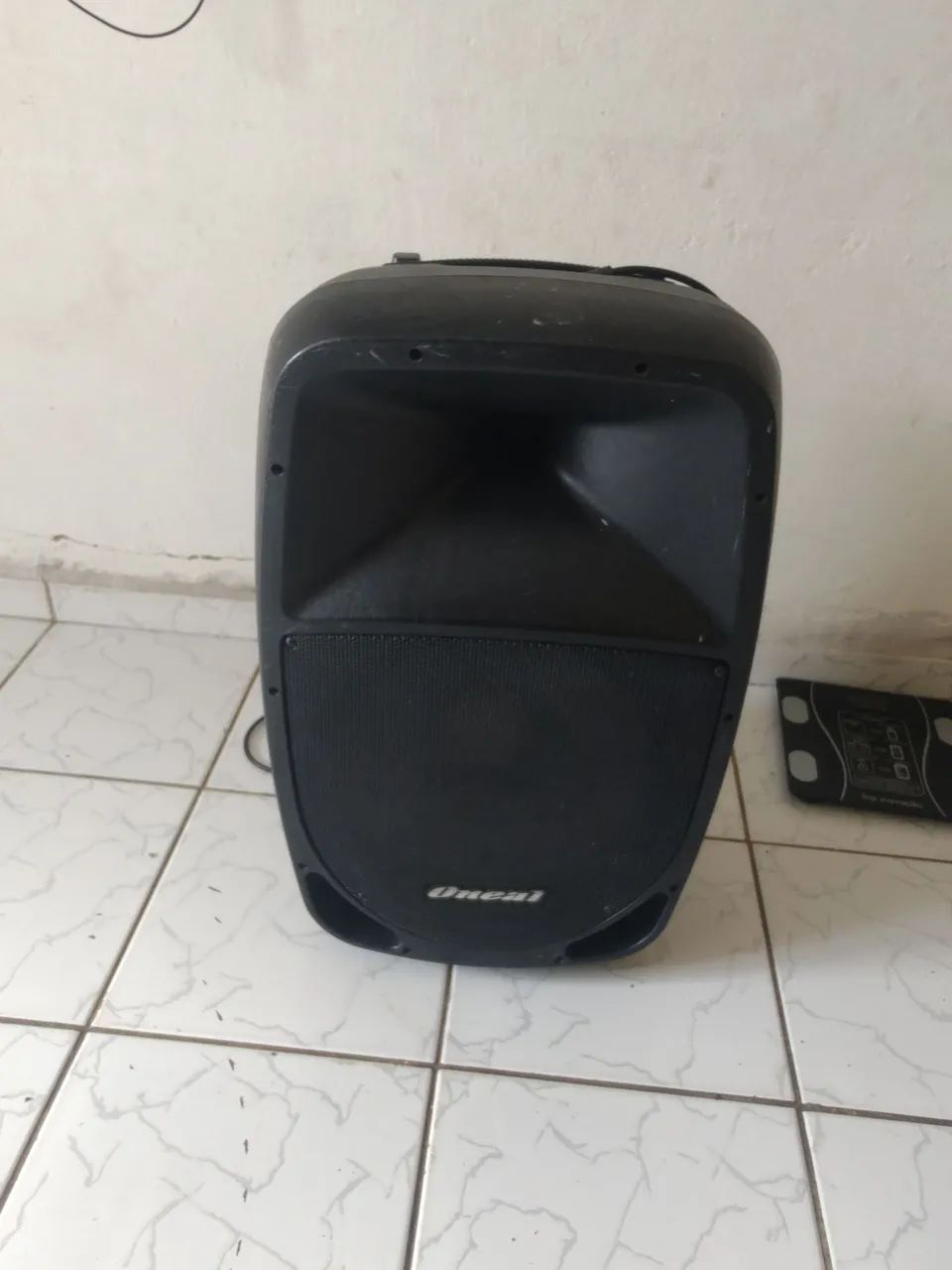 Caixa de som antigo da oneal