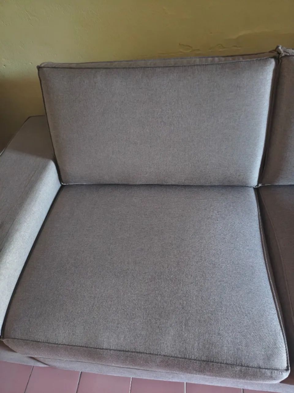 Vendo sofá de 2 lugares seminovo - Foto 4