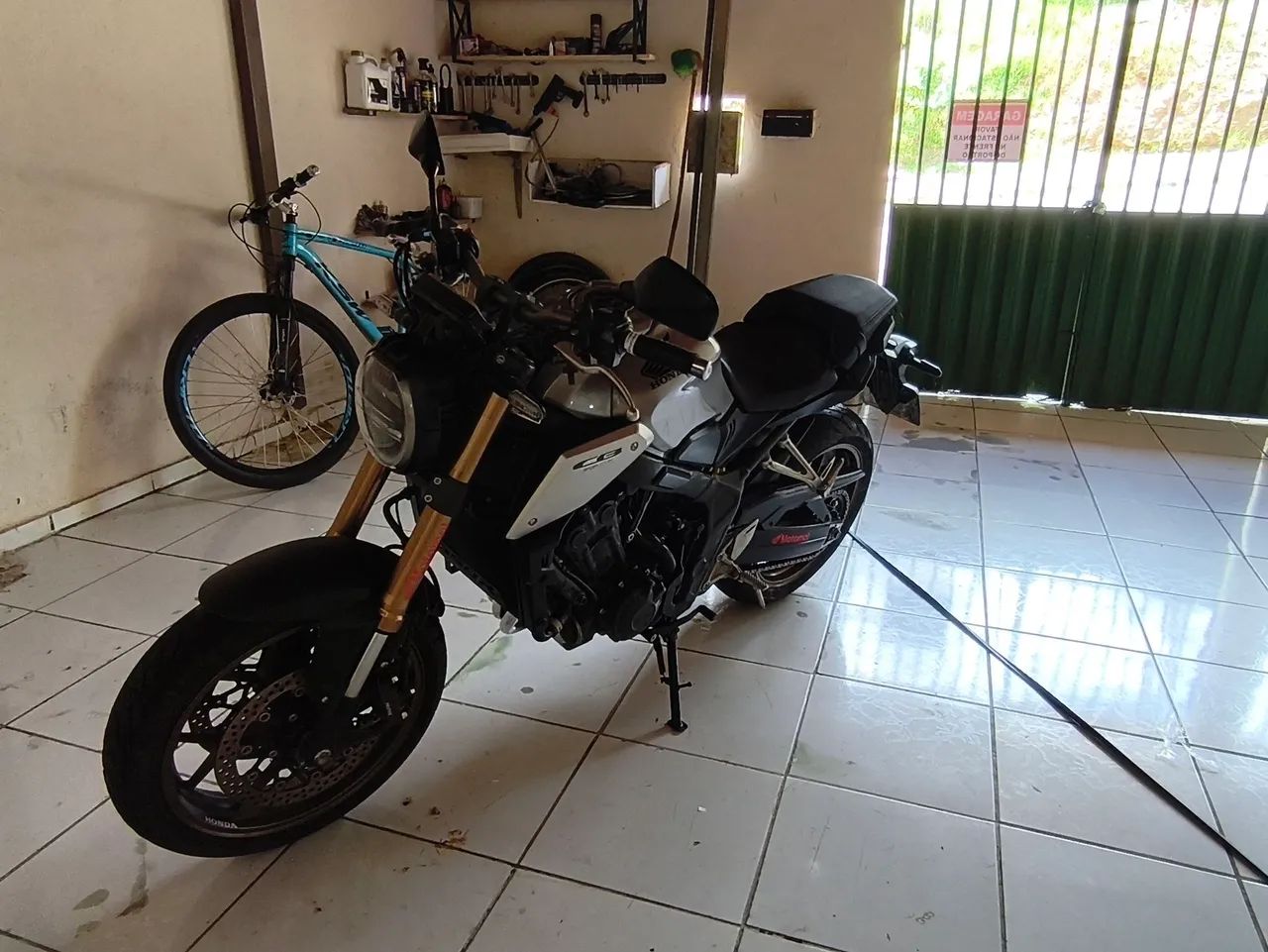 Vendo CB 650 R agora com 5.776 km rodados! - Foto 5