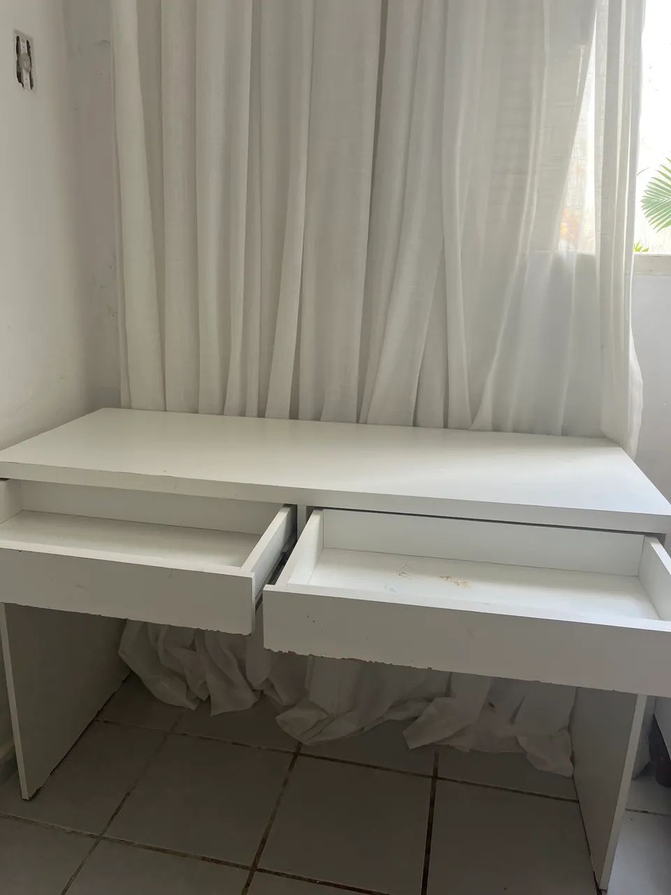 Escrivaninha com duas gavetas  - Foto 2