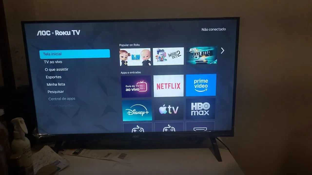 Smartv 32 polegadas com apenas 5 meses de uso, funcionando perfeitamente 