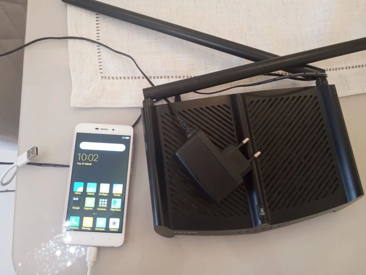 Vende-se um celular XAUMI e um Rodeador de internet ? - Foto 2
