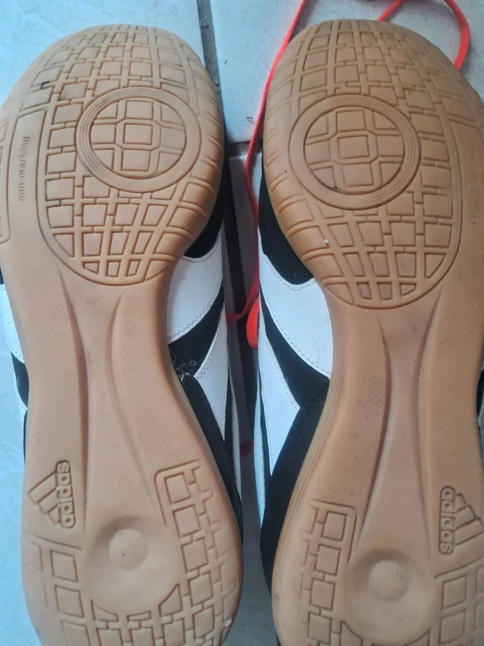 Chuteira Adidas Predator em perfeito estado - Foto 3