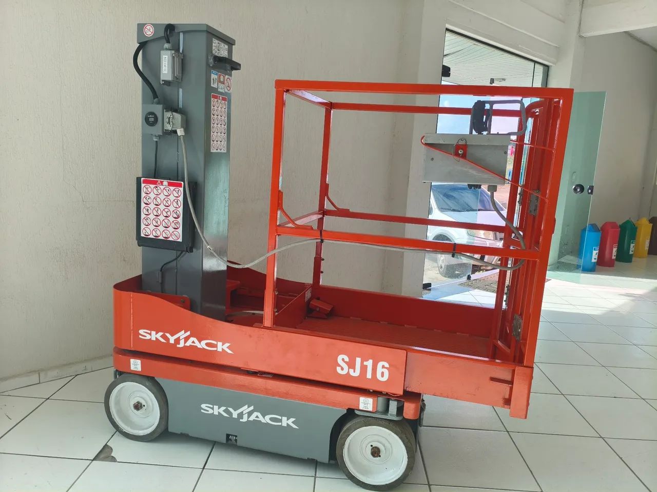 Plataforma elevatória Skyjack SJ 16  - Foto 2