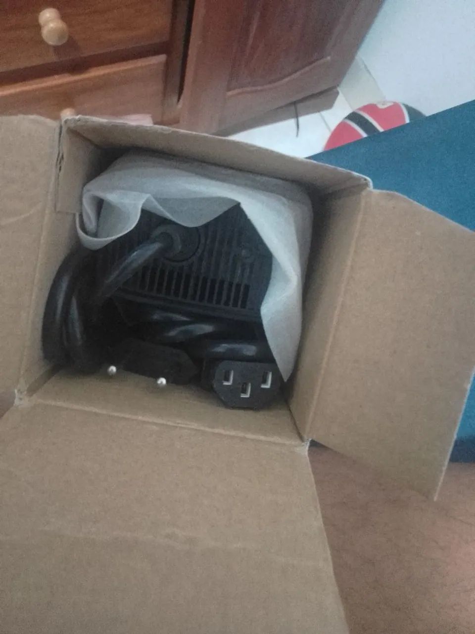 Fonte de Xbox 360 nova na caixa