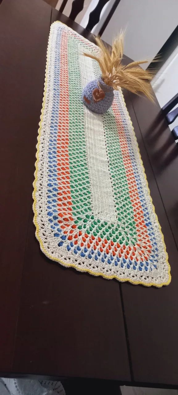 Toalha de mesa em crochê/ Sousplat em crochê/ Jogo americano em crochê 