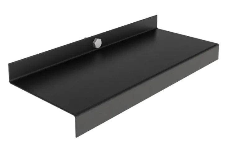 Coisas para loja: manequim, araras, provador