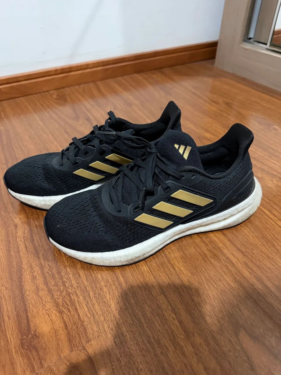 Ultra boost feminino tamanho 36 - Foto 2