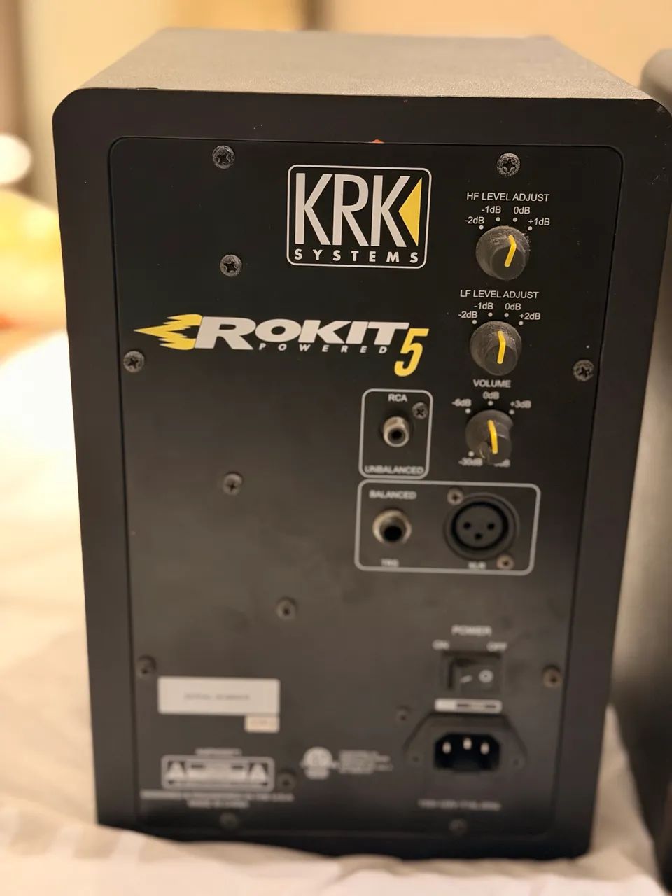 Par de monitores KRK RP5  - Foto 2