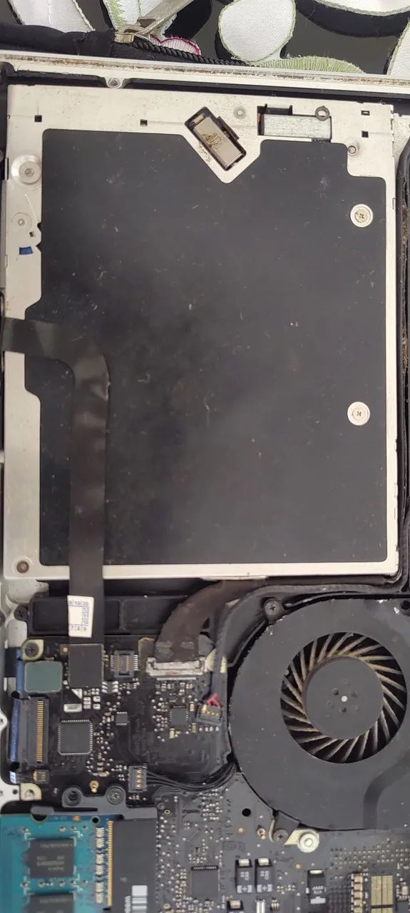 MacBook Pro Antigo para Retirada de Peças / Sucata - Foto 4