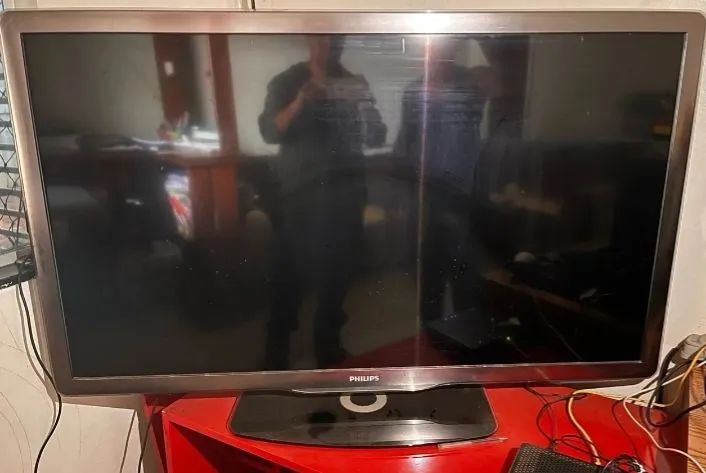 TV Philips LCD 52 polegadas com ambiligth 