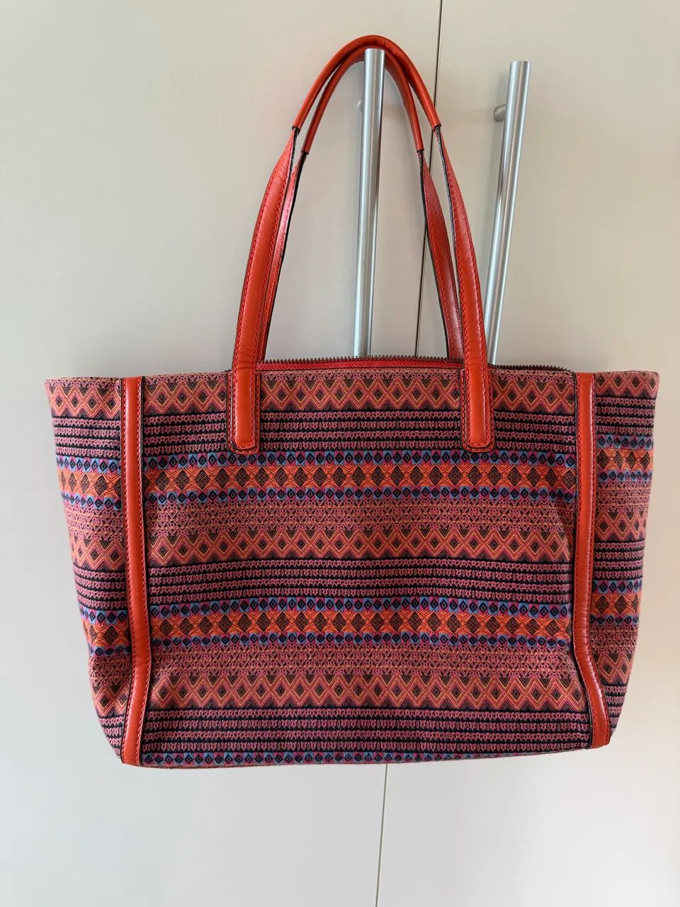 Bolsa colorida Arezzo
