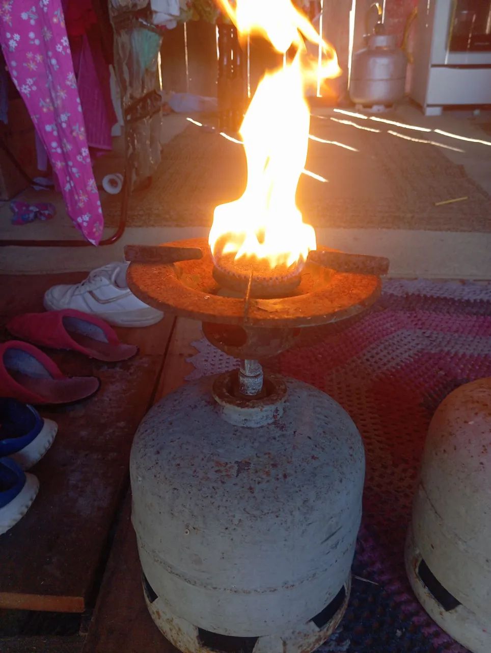 Fogareiro e lampião para camping