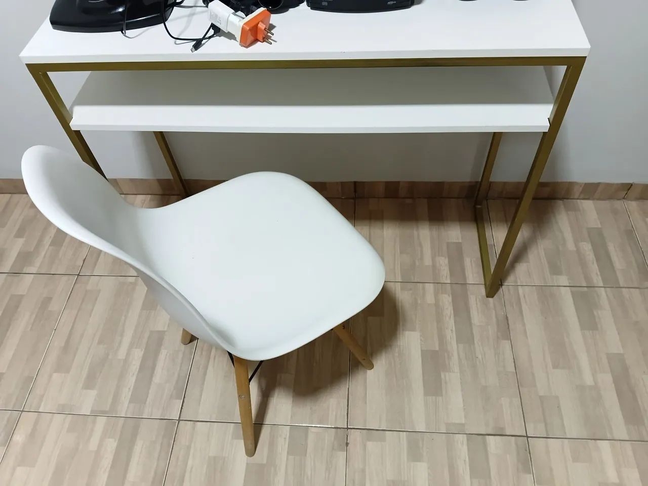 Vendo mesa e cadeira de manicure - Foto 3