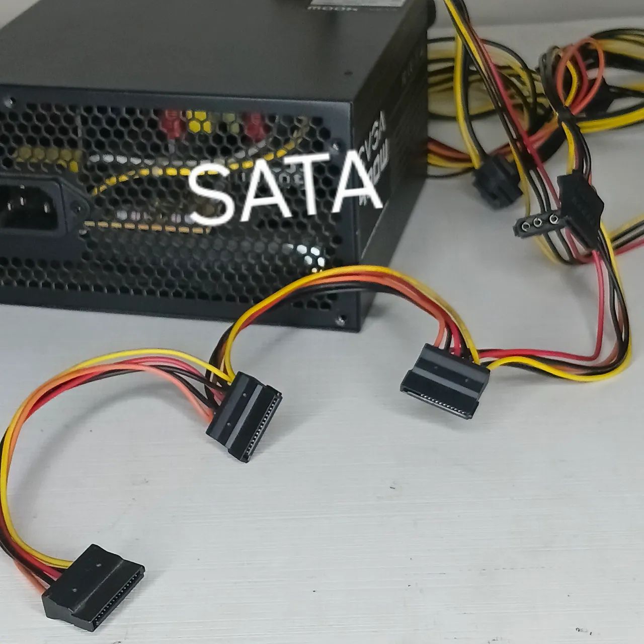 Fonte EVGA 400W BIVOLT AUTOMÁTICA em ótimo estado - Foto 4