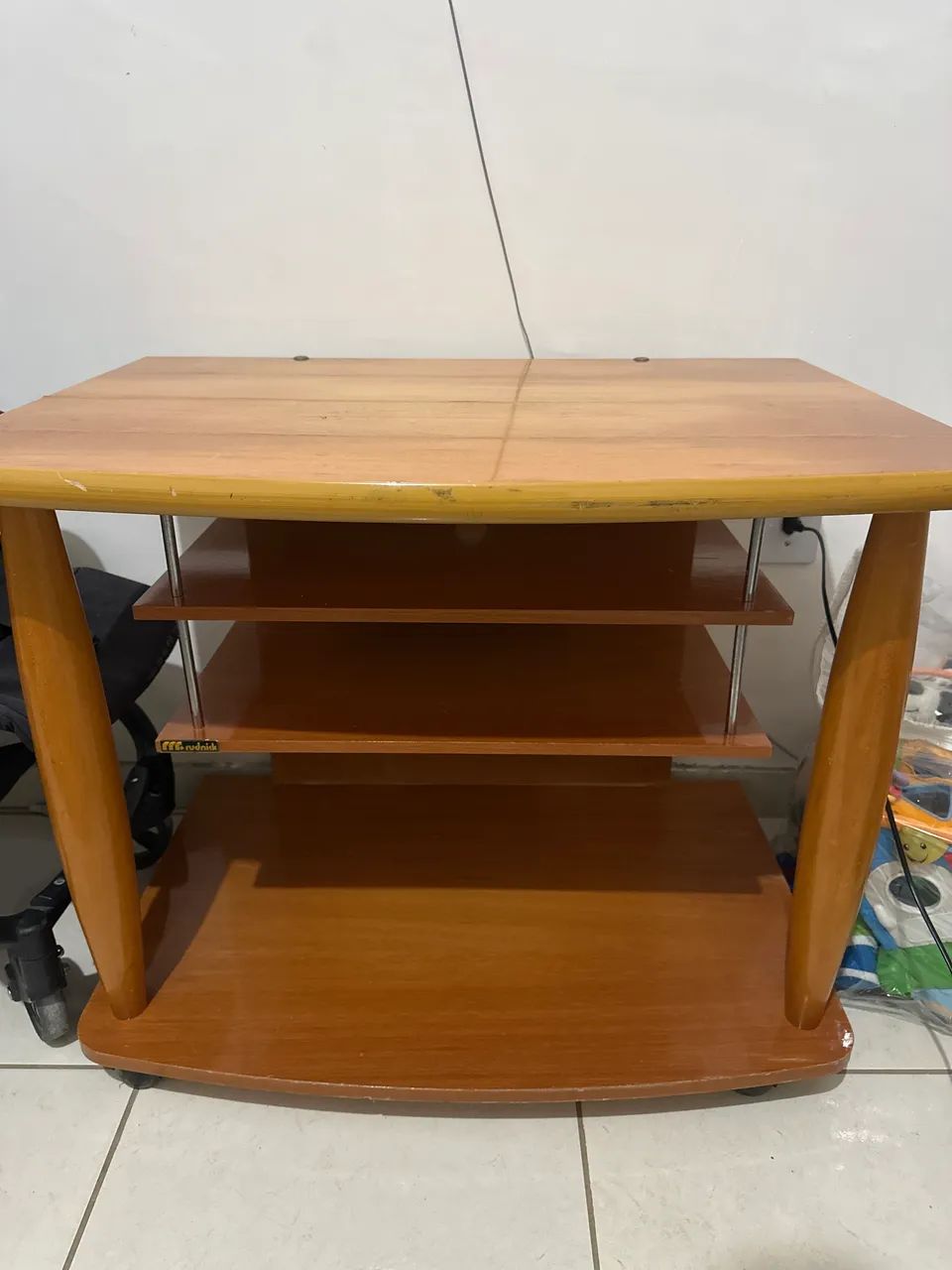 Vendo Rack para Tv com rodinhas 
