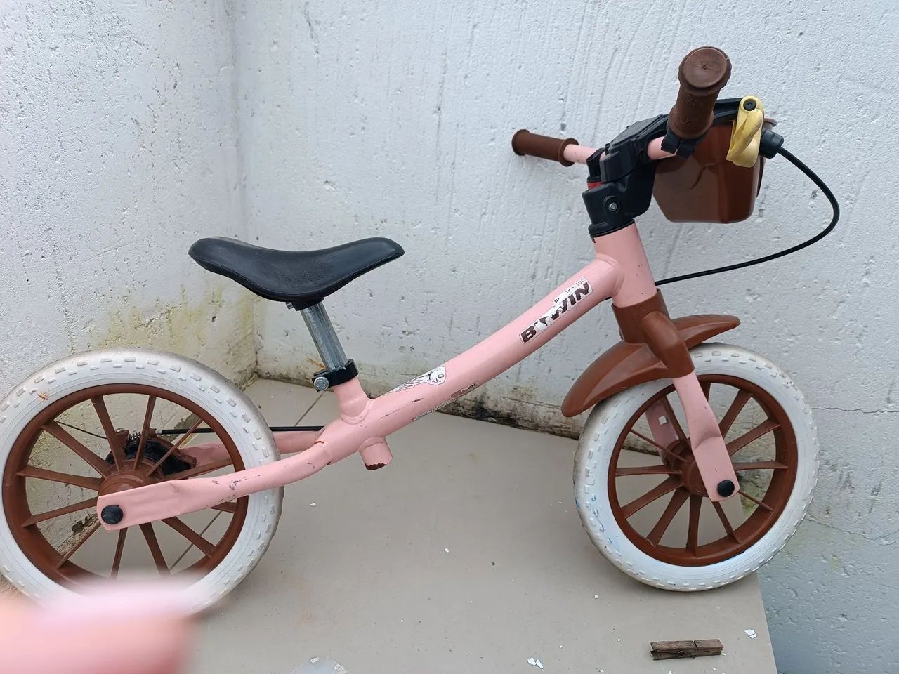 Bicicleta Infantil de Equilíbrio Runride 500 Btwin Rosa  Aro 12.  - Foto 4