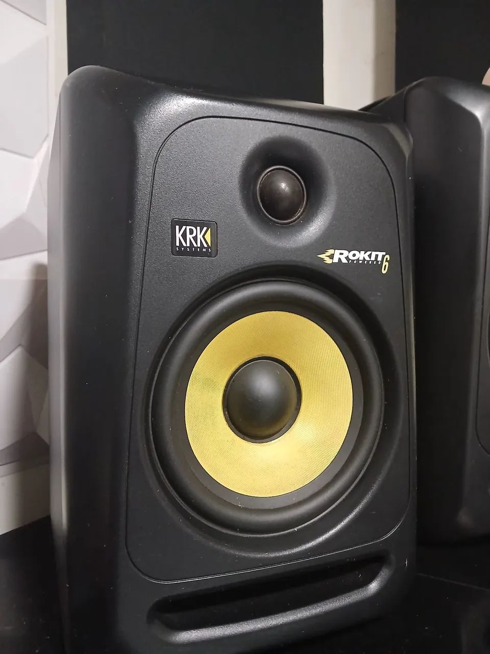 Monitor KRK Rokit 6 (MUITO NOVO) - Foto 3
