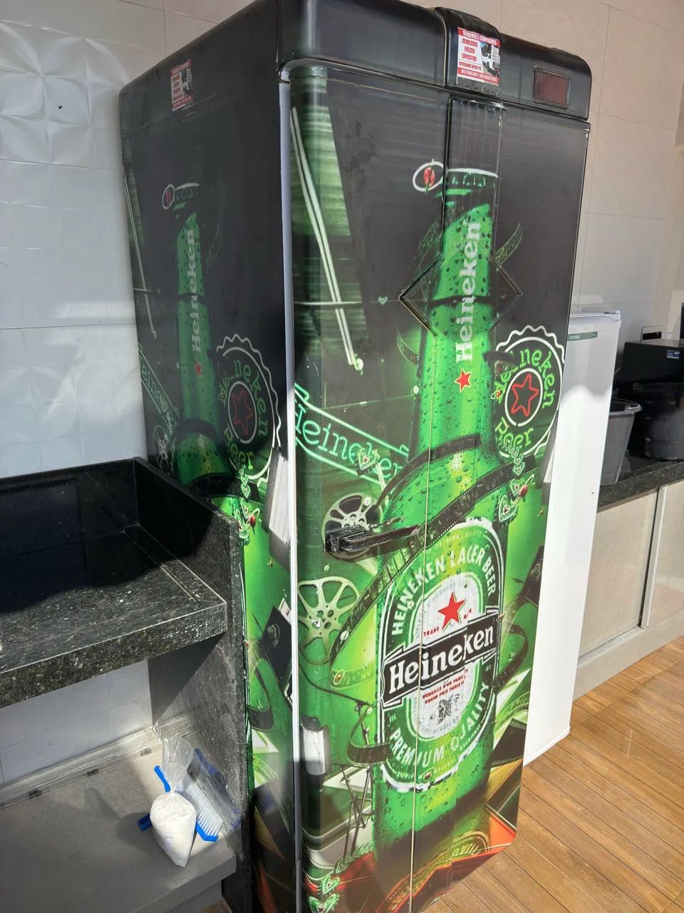 Vendo cervejeira super conservada 