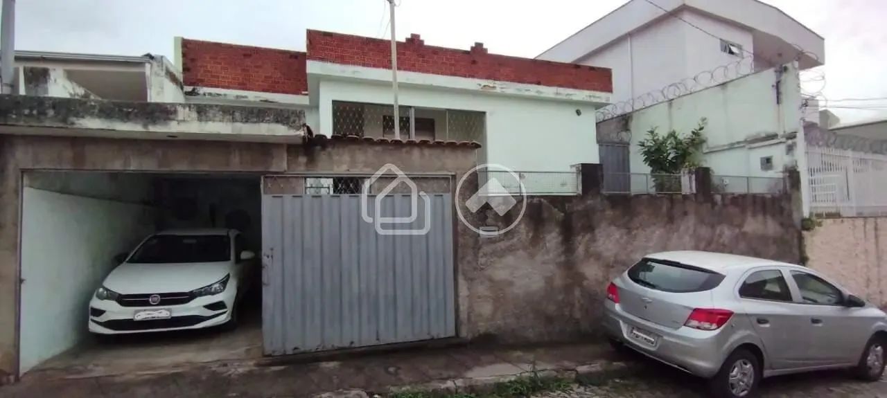 Casa 03 quartos no Bairro Dom Bosco