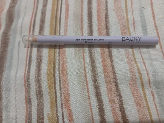 Kit Blush iluminador cor Bossy e lápis branco Bauny - Foto 2